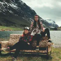 Dengarkan undefined, tonton video musik, baca bio, lihat tanggal tur & lainnya!