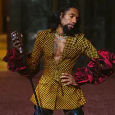 Just Logan dinle, müzik videolarını izle, biyografisini oku, tur tarihlerini ve daha fazlasını gör!