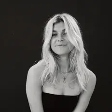 Posłuchaj wykonawcy Oorb, obejrzyj teledyski, przeczytaj biografię, zobacz daty tras koncertowych i nie tylko!