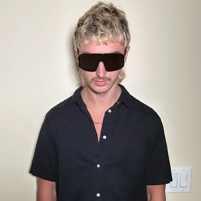 Listen to Dylan Elliott, watch music videos, read bio, see tour dates & more!