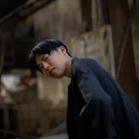 收听 undefined、观看音乐视频、阅读小传、查看巡演日期等 ！