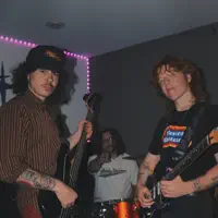 Hör dir undefined an, schau dir Musikvideos an, lies die Biografie, finde Tourdaten und mehr!