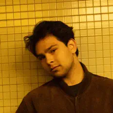 Ακούστε περιεχόμενο από Riley Krisch, παρακολουθήστε μουσικά βίντεο, διαβάστε το βιογραφικό, δείτε ημερομηνίες περιοδείας, και πολλά ακόμη!