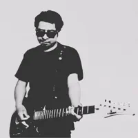Ascolta undefined, guarda video musicali, leggi la biografia, vedi le date del tour & altro!