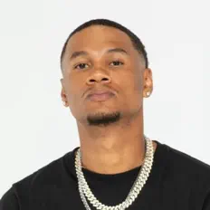 Benny Hustleを聴いたり、ミュージックビデオを鑑賞したり、経歴やツアー日程などを確認したりしましょう！