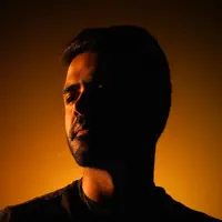 Hör dir undefined an, schau dir Musikvideos an, lies die Biografie, finde Tourdaten und mehr!