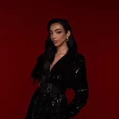 Ouve Alissia, vê vídeos de música, lê a biografia, vê as datas da digressão e muito mais!