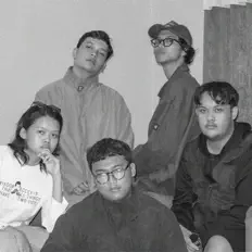 Escucha a Halfless, mira videos musicales, lee su biografía, consulta las fechas de las gira y más.