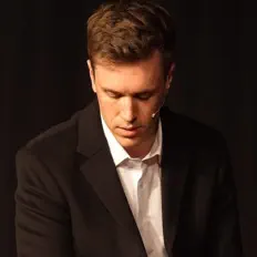 聆聽 Matt Colley、觀看音樂影片、閱讀小傳、查看巡演日期等！