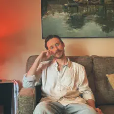 Écoutez stecker, regardez des vidéoclips, lisez la biographie, consultez les dates de tournée et plus encore !