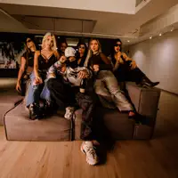 Dengarkan undefined, tonton video musik, baca bio, lihat tanggal tur & lainnya!