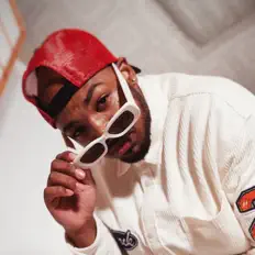 Ouve Krash Rappin, vê vídeos de música, lê a biografia, vê as datas da digressão e muito mais!