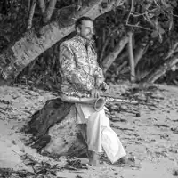 Escucha a undefined, mira vídeos musicales, lee la biografía, consulta fechas de giras y mucho más.