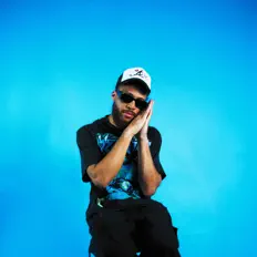 Dengarkan EAZZYY, tonton video musik, baca bio, lihat tanggal tur & lainnya!