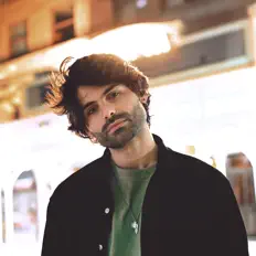 Escucha a Pio Perilla, mira vídeos musicales, lee la biografía, consulta fechas de giras y mucho más.