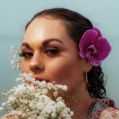 Escucha a Dyandra, mira vídeos musicales, lee la biografía, consulta fechas de giras y mucho más.