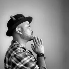 Posłuchaj wykonawcy Saalim Ismail, obejrzyj teledyski, przeczytaj biografię, zobacz daty tras koncertowych i nie tylko!