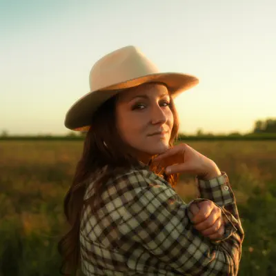 Listen to Emmanuelle Boucher, watch music videos, read bio, see tour dates & more!