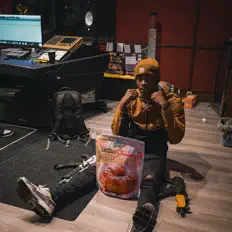 LSP Kari: песни, клипы, биография, даты выступлений и многое другое.