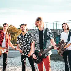 Écoutez Nadlimity, regardez des vidéoclips, lisez la biographie, consultez les dates de tournée et plus encore !