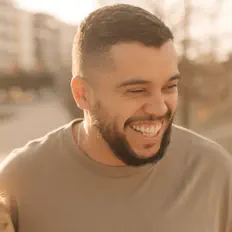 Felipe S. Santos dinle, müzik videolarını izle, biyografisini oku, tur tarihlerini ve daha fazlasını gör!