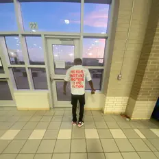 聆聽 GLOKKBEEZY、觀看音樂影片、閱讀小傳、查看巡演日期等！