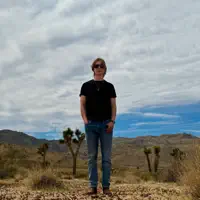 Poslechněte si interpreta undefined, sledujte hudební videa, přečtěte si životopis, podívejte se na data turné a další informace.