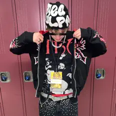 BSB WAVY을(를) 듣고, 뮤직 비디오를 보고, 약력을 읽고, 투어 일정 등을 확인하세요!