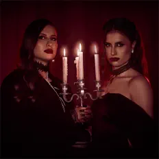 Escucha a Júlia & Rafaela, mira videos musicales, lee su biografía, consulta las fechas de las gira y más.