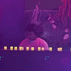 Ouça miksklim, assista a videoclipes, leia a biografia, veja as datas das turnês e mais!