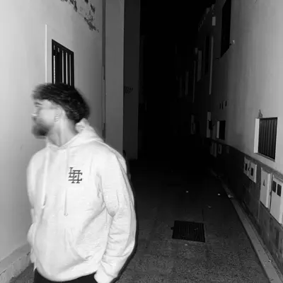 Listen to Sxngh, watch music videos, read bio, see tour dates & more!
