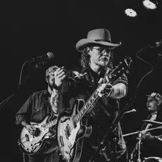 聆聽 Matt Austin and the Accused、觀看音樂影片、閱讀小傳、查看巡演日期等！