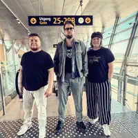 undefined सुनें, म्यूज़िक वीडियो देखें, बायो पढ़ें, दौरे की तारीखें और बहुत कुछ देखें!