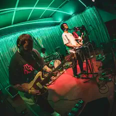 photocopy dinle, müzik videolarını izle, biyografisini oku, tur tarihlerini ve daha fazlasını gör!