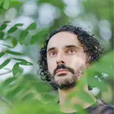 Nathanael Larochette सुनें, म्यूज़िक वीडियो देखें, बायो पढ़ें, दौरे की तारीखें और बहुत कुछ देखें!