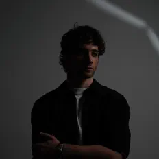 Negi dinle, müzik videolarını izle, biyografisini oku, tur tarihlerini ve daha fazlasını gör!