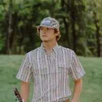 Ouve undefined, vê vídeos de música, lê a biografia, vê as datas da digressão e muito mais!