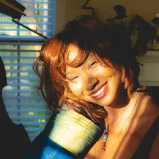 Ouça Kanise, assista a videoclipes, leia a biografia, veja as datas das turnês e mais!