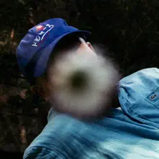 Ouve Quiet Man, vê vídeos de música, lê a biografia, vê as datas da digressão e muito mais!