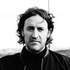 Ouve Sébastien Lacombe, vê vídeos de música, lê a biografia, vê as datas da digressão e muito mais!