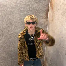 收听 9nar1y、观看音乐视频、阅读小传、查看巡演日期等 ！