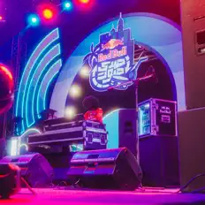 Ακούστε περιεχόμενο από Noor Alii, παρακολουθήστε μουσικά βίντεο, διαβάστε το βιογραφικό, δείτε ημερομηνίες περιοδείας, και πολλά ακόμη!