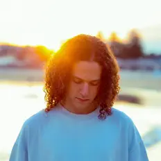 Posłuchaj wykonawcy Shluffy, obejrzyj teledyski, przeczytaj biografię, zobacz daty tras koncertowych i nie tylko!