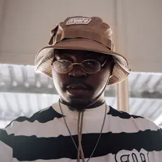 聆聽 96Kilo、觀看音樂影片、閱讀小傳、查看巡演日期等！