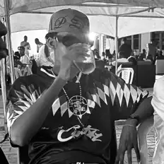 Ouça wtfblurry, assista a videoclipes, leia a biografia, veja as datas das turnês e mais!