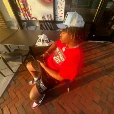 Écoutez King Dooney, regardez des vidéoclips, lisez la biographie, consultez les dates de tournée et plus encore !