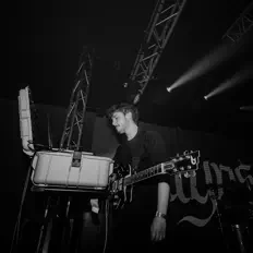 收听 Calvin Bennett、观看音乐视频、阅读小传、查看巡演日期等 ！