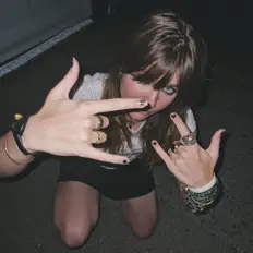 Écoutez Savannah Lauryn, regardez des vidéoclips, lisez la biographie, consultez les dates de tournée et plus encore !