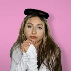 Dengarkan hunnykelsey, tonton video musik, baca bio, lihat tanggal tur & lainnya!