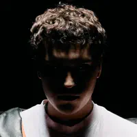 undefined सुनें, म्यूज़िक वीडियो देखें, बायो पढ़ें, दौरे की तारीखें और बहुत कुछ देखें!